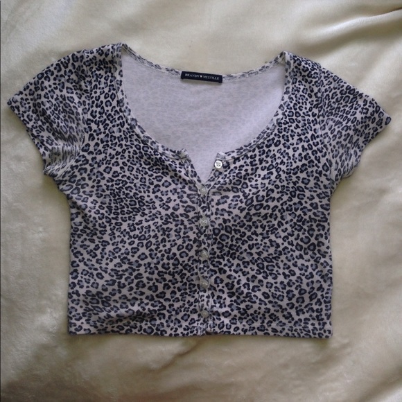 Brandy Melville Tops - RARE brandy cheetah zelly top!!